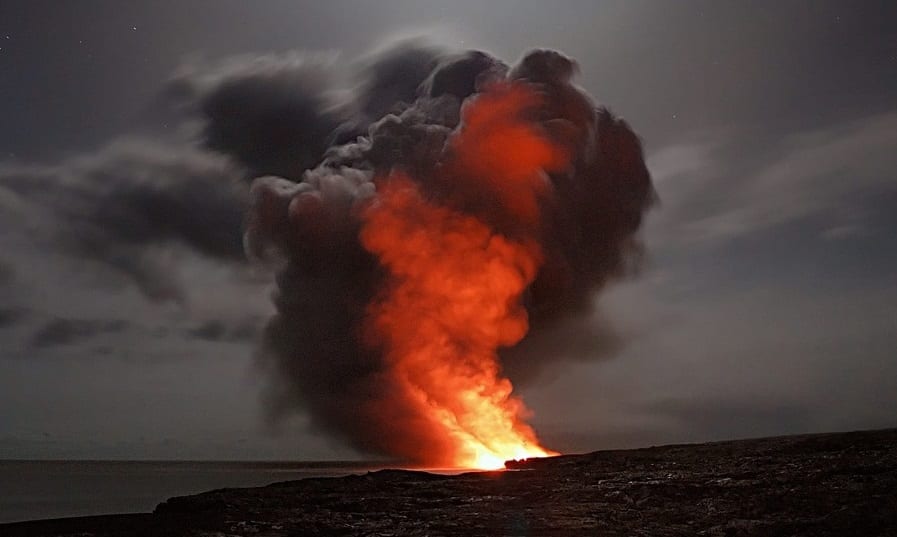 Hawaii volcano insurance - errupting volcano in Hawaii