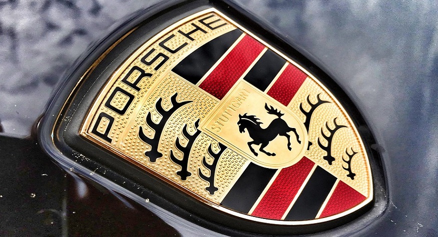 Porsche auto insurance - Porsche logo