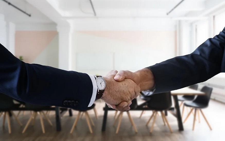 Gainsco insurance - business deal - handshake
