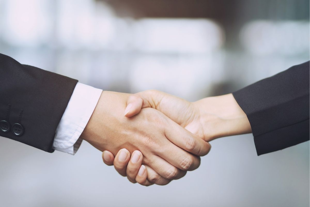 Insurance company - welcome - handshake