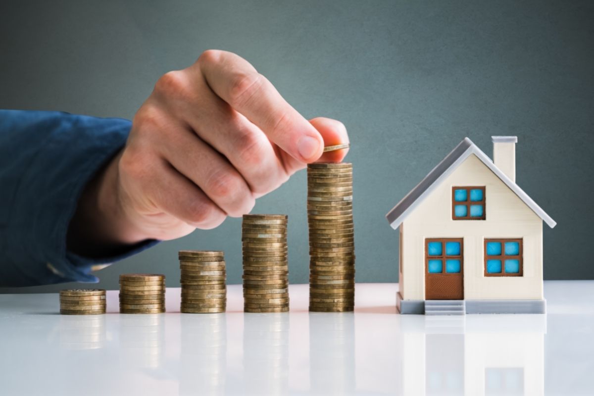 Homeowners insurance - money house