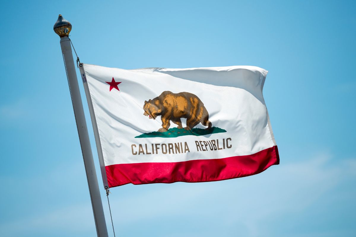 California insurance - Flag for California