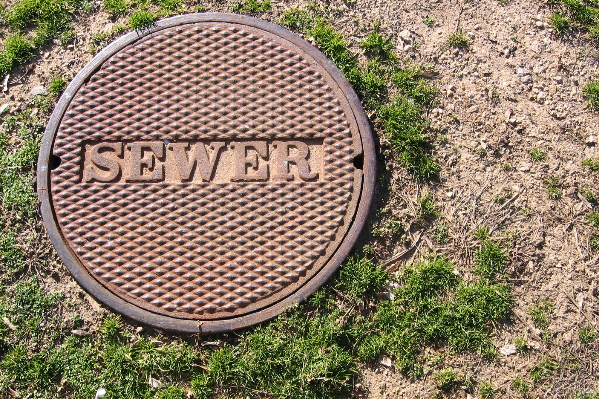 Sewer backup insurance - Flooded sewer