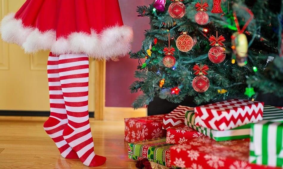 Kids Christmas safety - Christmas Tree - Presents
