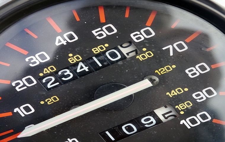 Pay per mile insurance - Speedometer