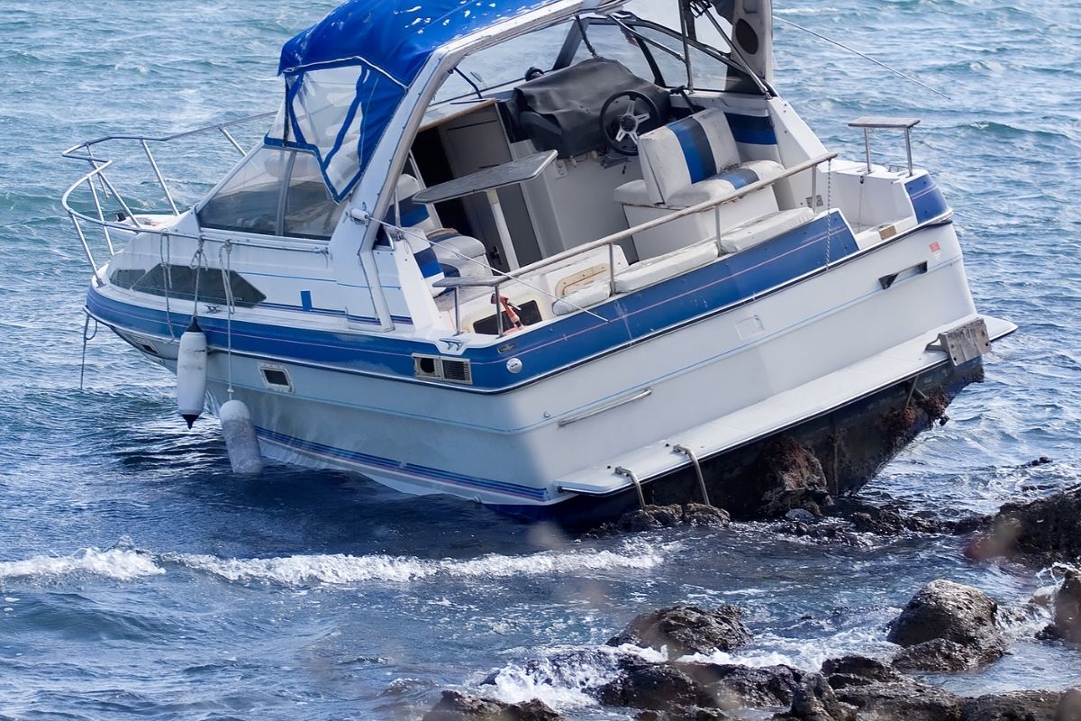 Boat insurance - Boat hitting rocks