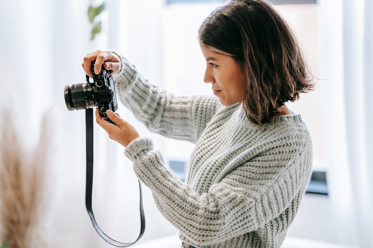 Hurricane Insurance - Woman taking photos