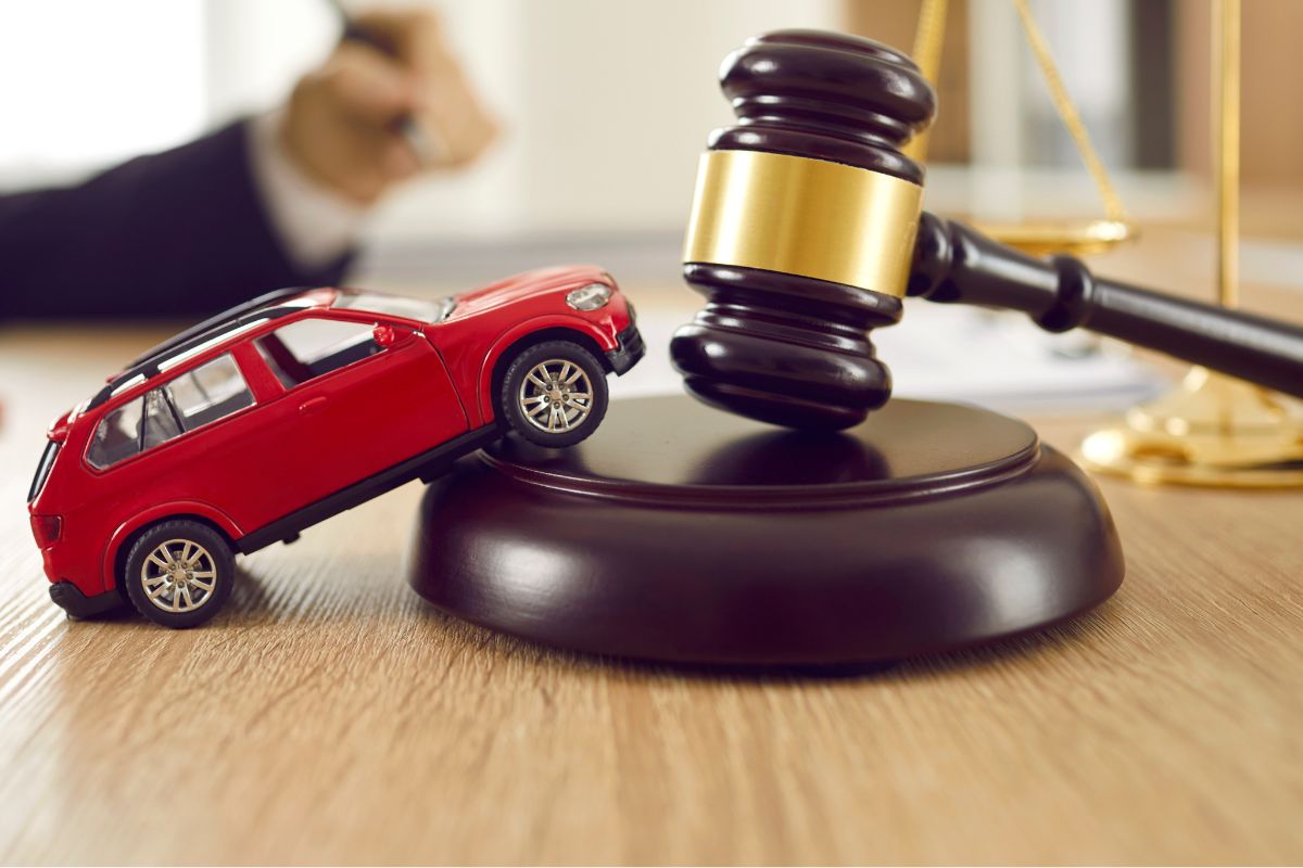 California car insurance - lawsuit - car and gavel