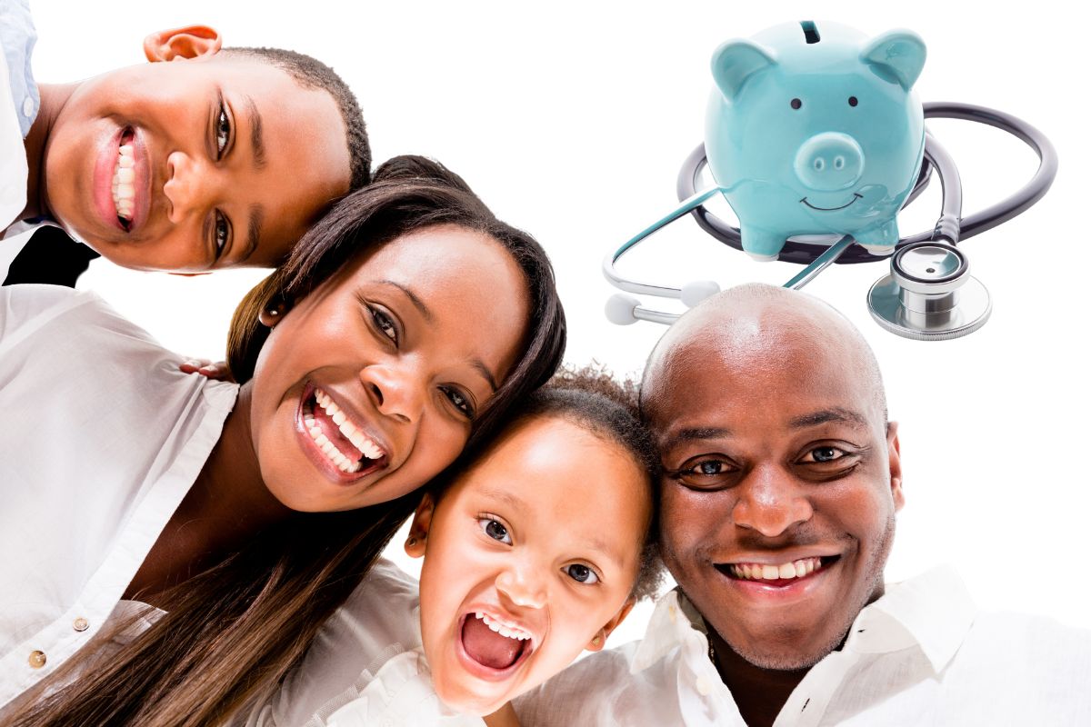 Health insurance coverage - Family and piggy bank