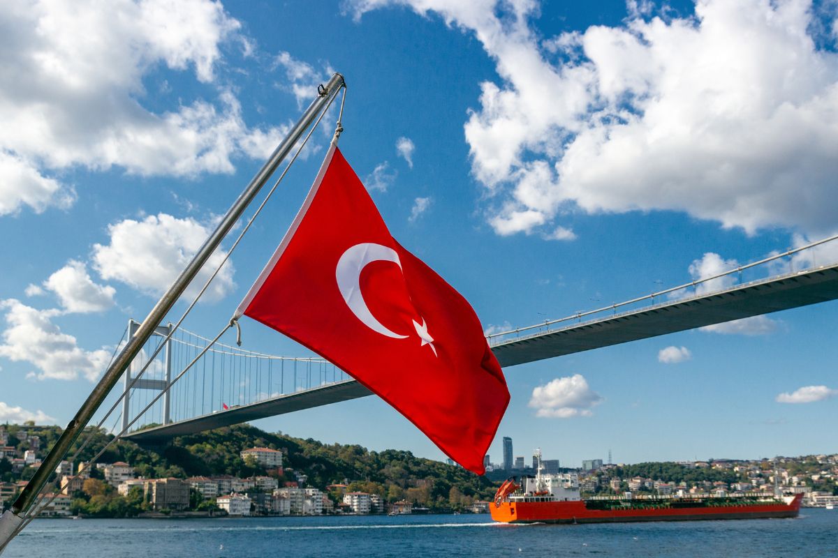 Insurance sanctions - Water - Turkish Flag