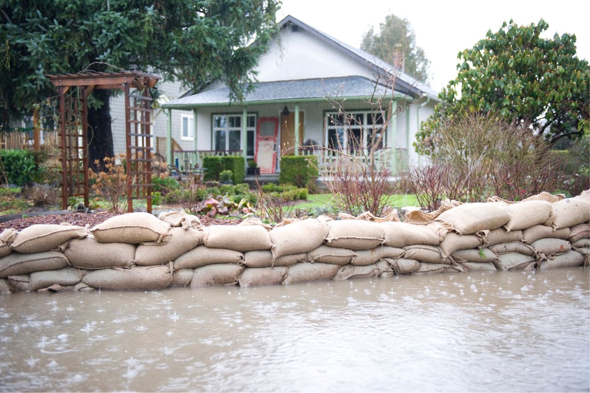 Flood insurance - Home near rising waters