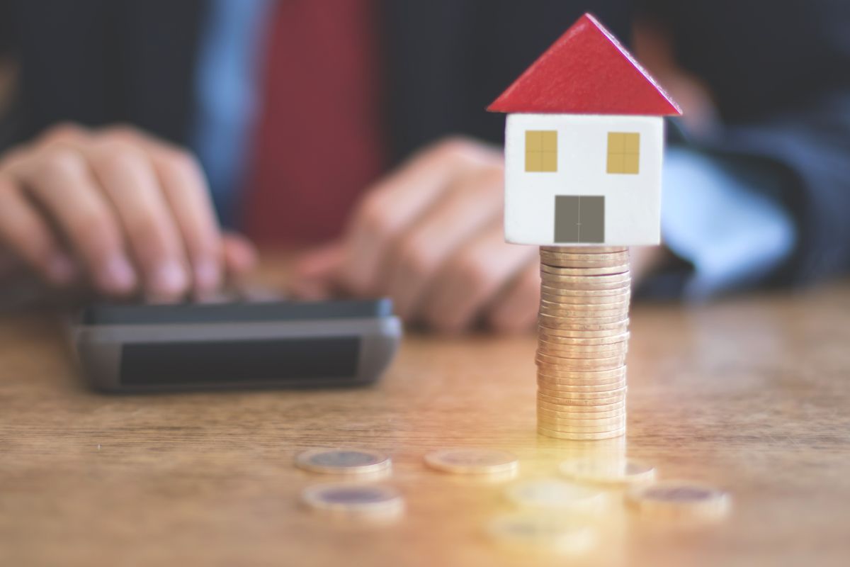 Insurance adjustors - Property - Home - Money