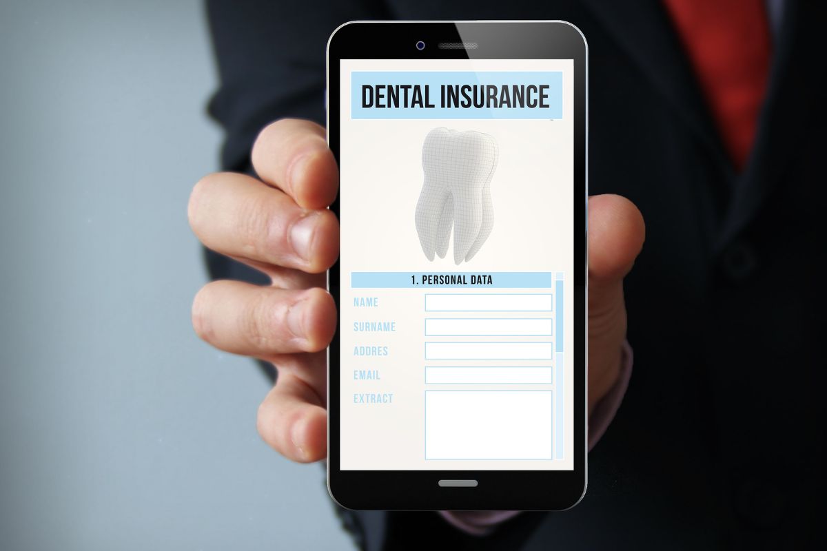 Dental insurance - Form on phone