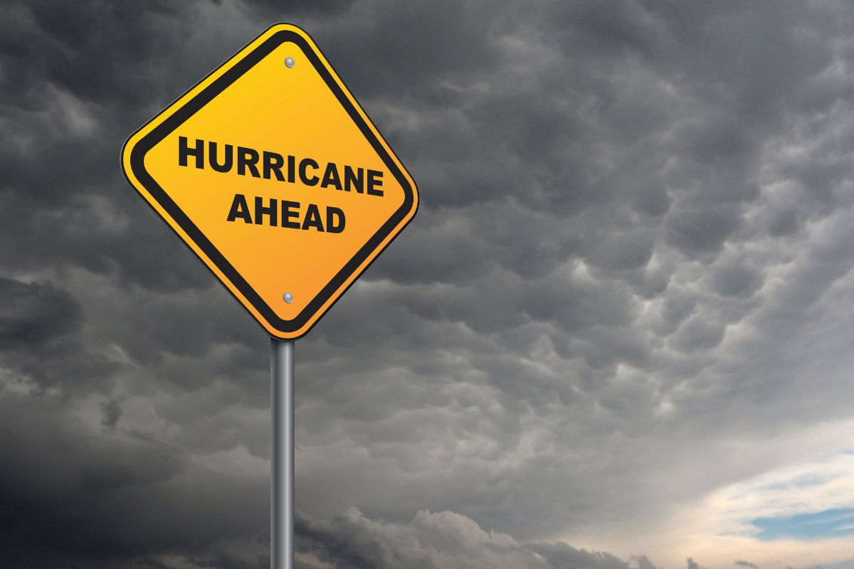 Home insurance - Hurricane Ahead - Warning