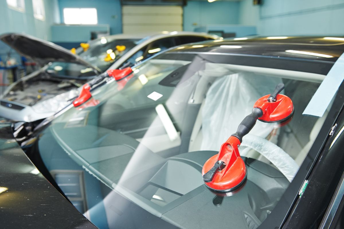 Auto insurance - Glass repair of car windshield