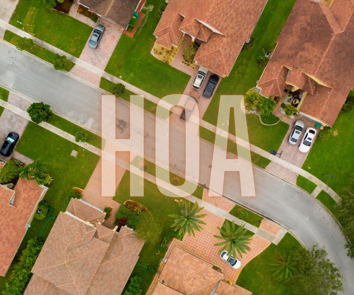 single family dwellings pay HOA's