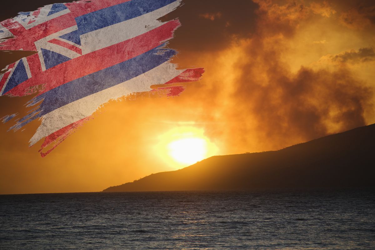 Maui Wildfire - Hawaii Flag and smoke